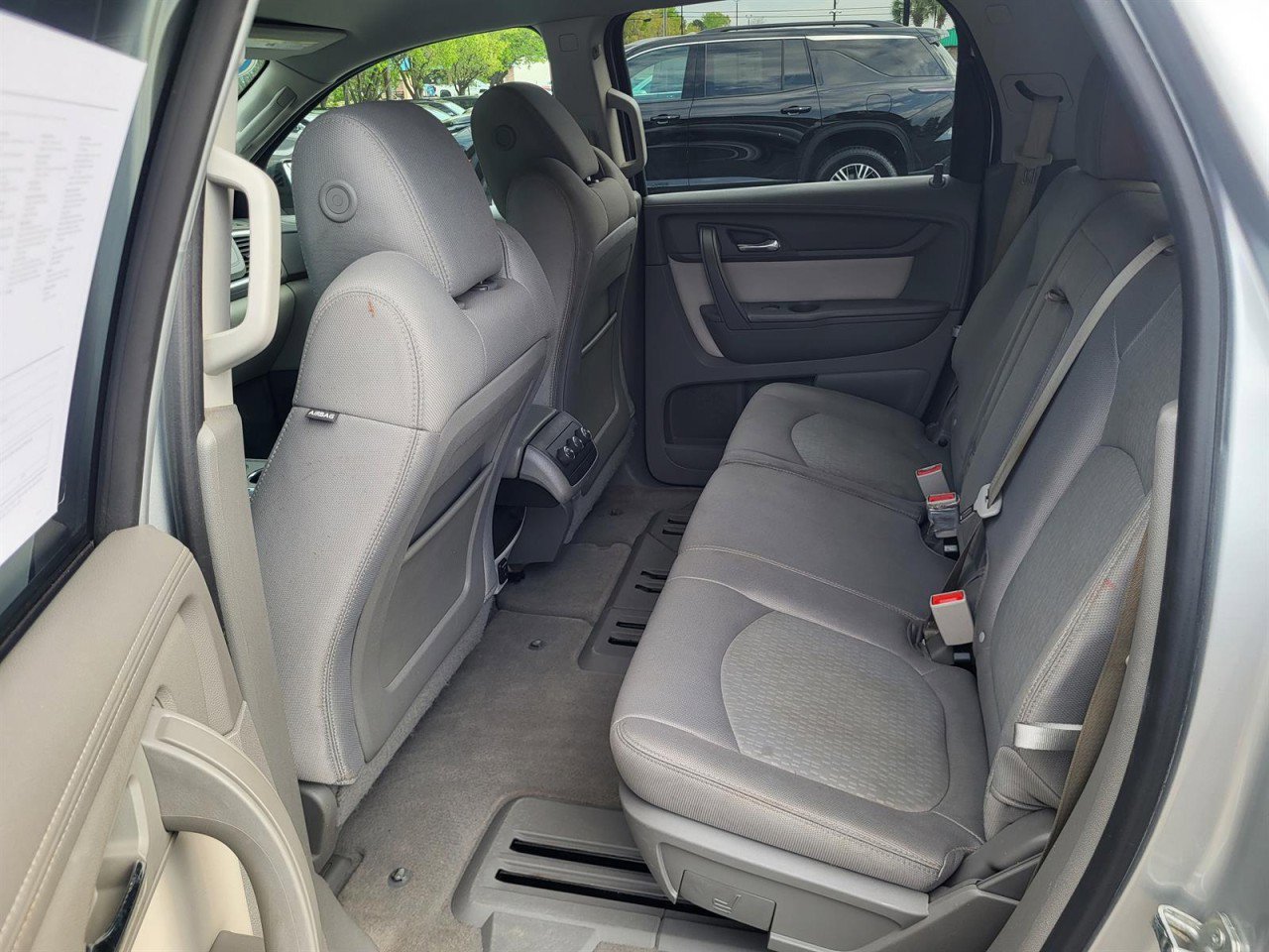 Used 2015 GMC Acadia SLE image 13