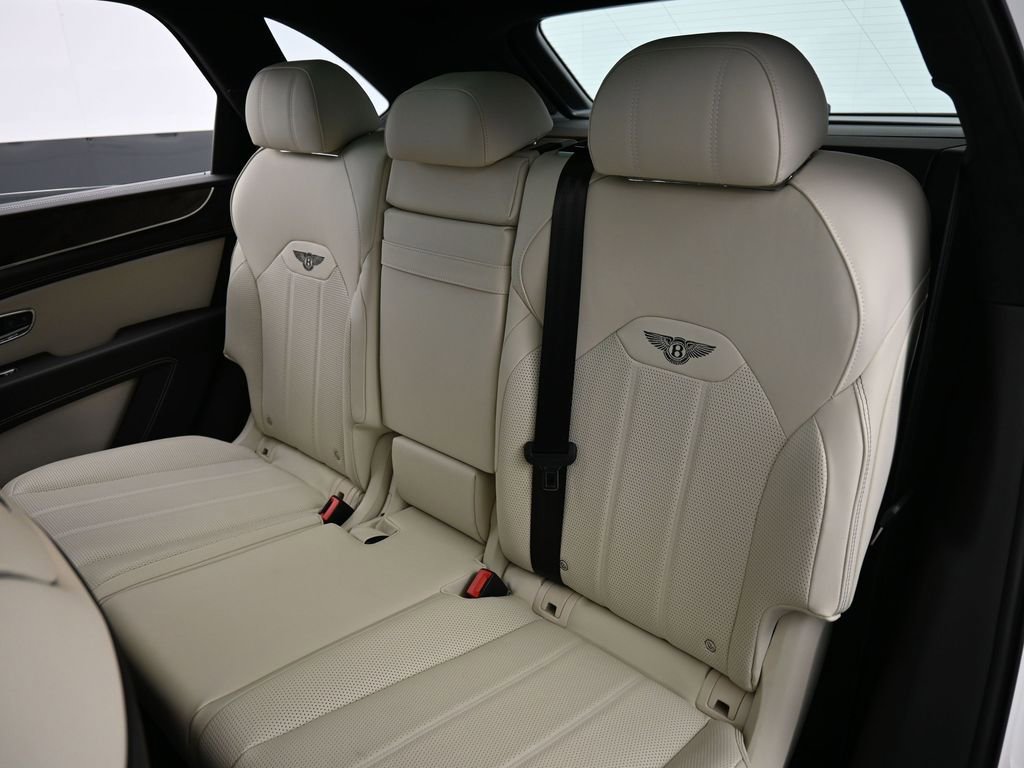 Certified 2023 Bentley Bentayga Plug-In Hybrid AWD/4WD image 24