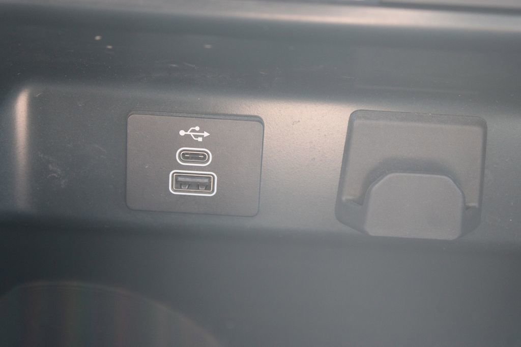 Used 2025 Ford F150 XLT w/ Equipment Group 301A Standard image 40