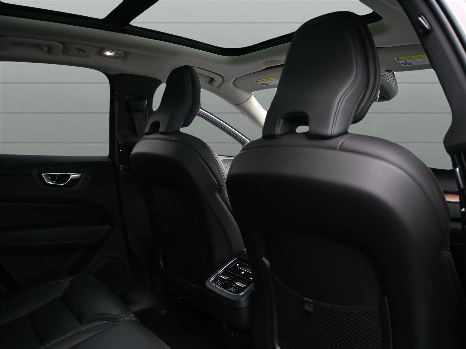 Used 2023 Volvo XC60 B6 Ultimate w/ Climate Package image 29