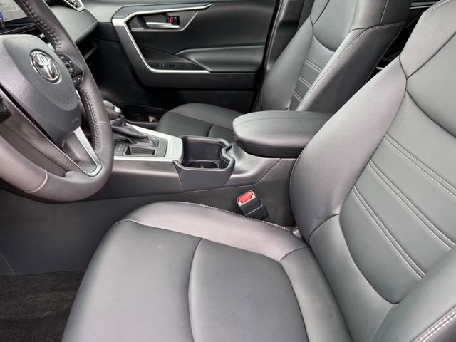 Used 2025 Toyota RAV4 XLE Premium FWD image 8