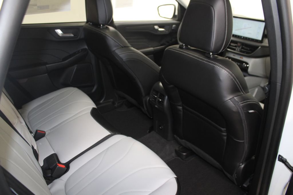New 2026 Ford Escape Platinum w/ Premium Technology Package image 31