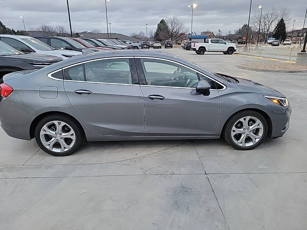 Used 2018 Chevrolet Cruze Premier image 4