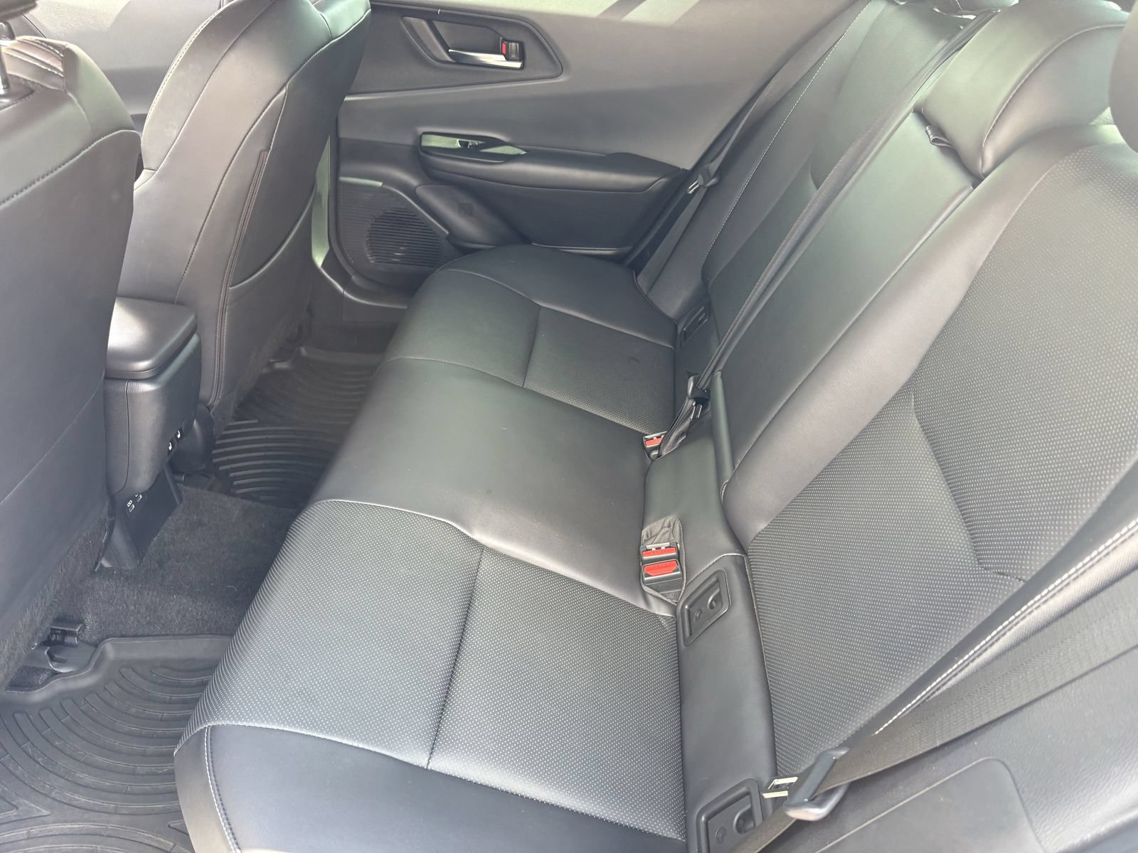 Used 2024 Toyota Prius Limited w/ Limited Premium Package FWD image 21