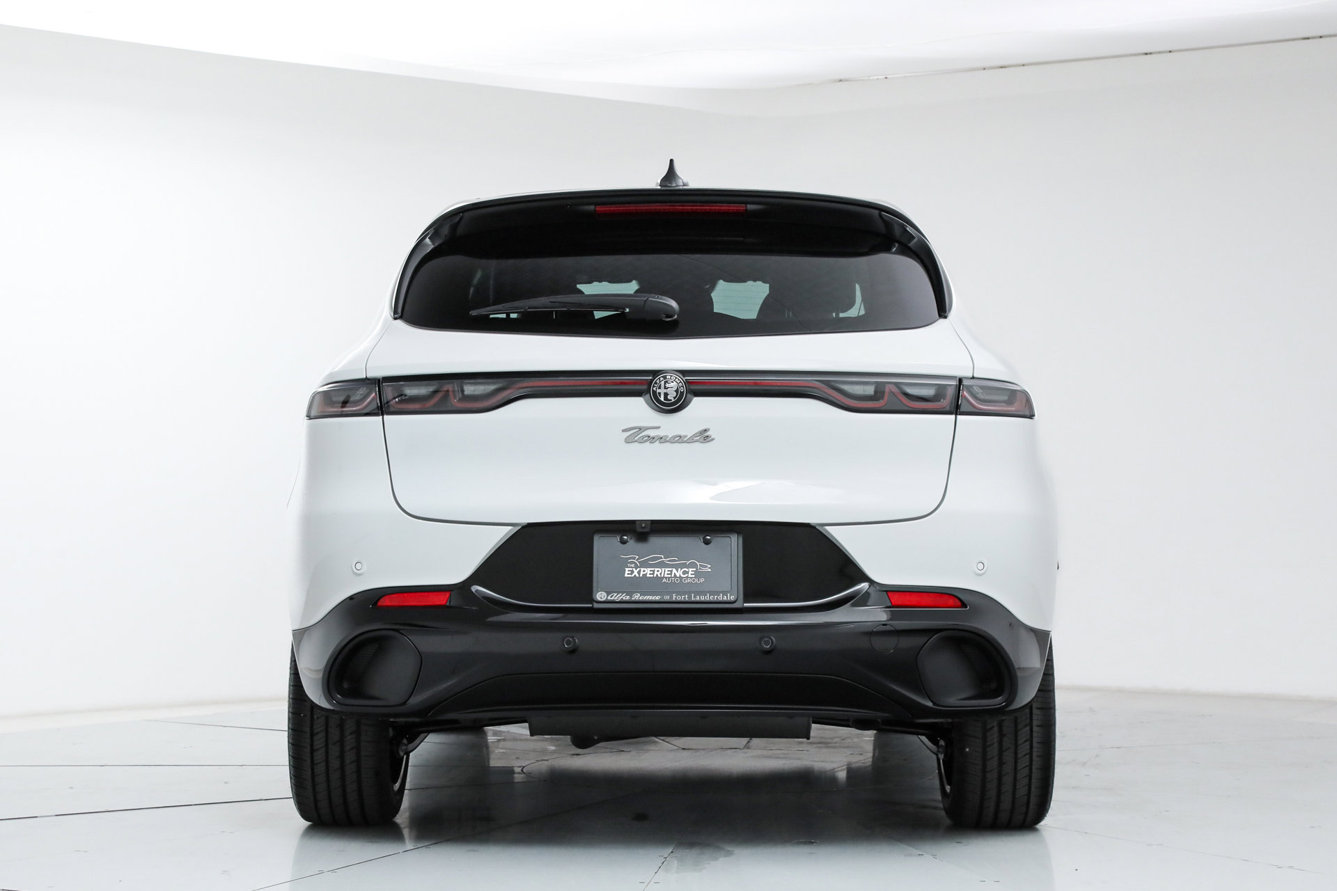 New 2026 Alfa Romeo Tonale Sprint w/ Red Premium Package image 4