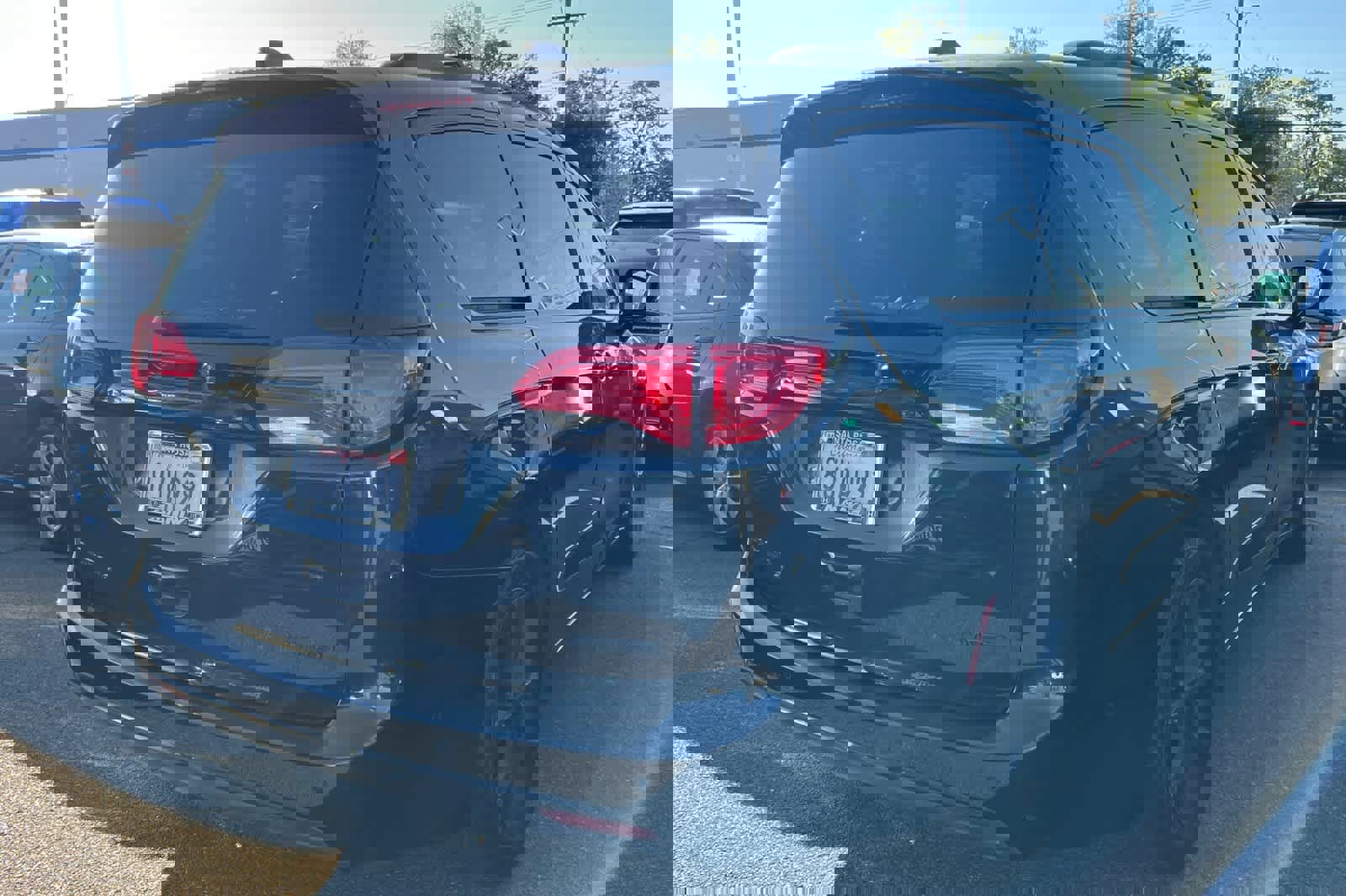 Used 2019 Chrysler Pacifica Limited w/ Advanced Safetytec Group image 4