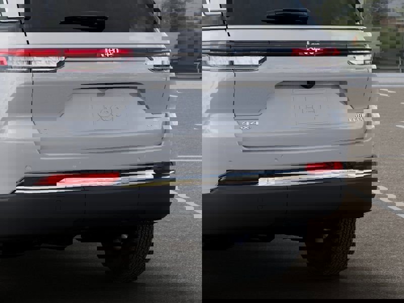 New 2026 Jeep Grand Cherokee Laredo image 13