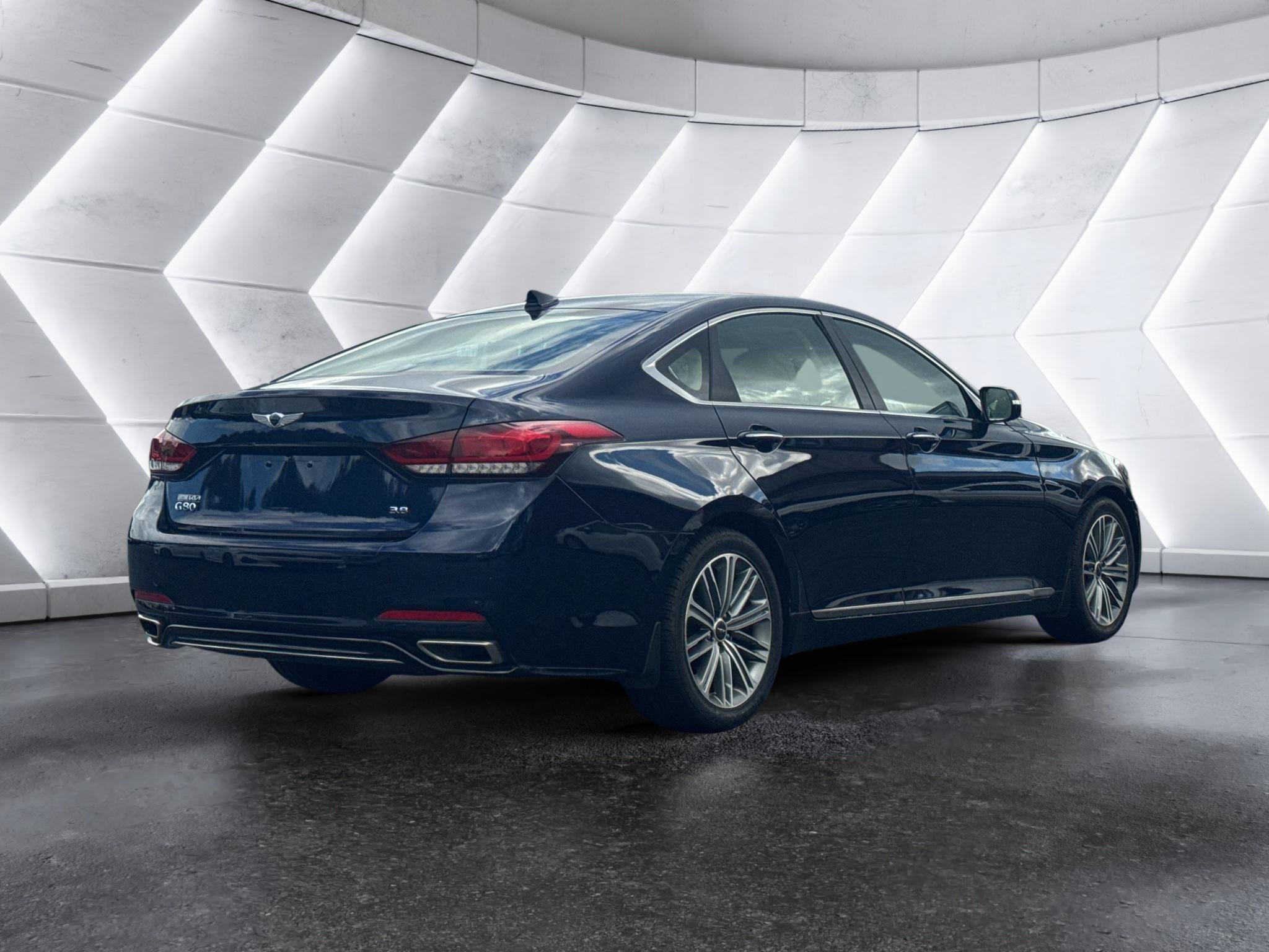 Used 2019 Genesis G80 3.8 RWD image 5