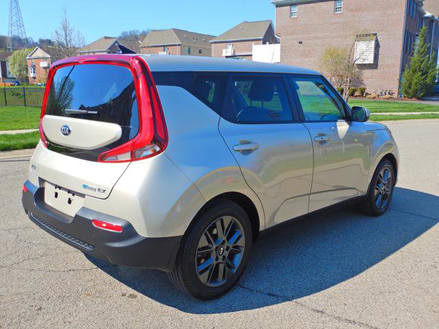 Used 2020 Kia Soul EX image 4