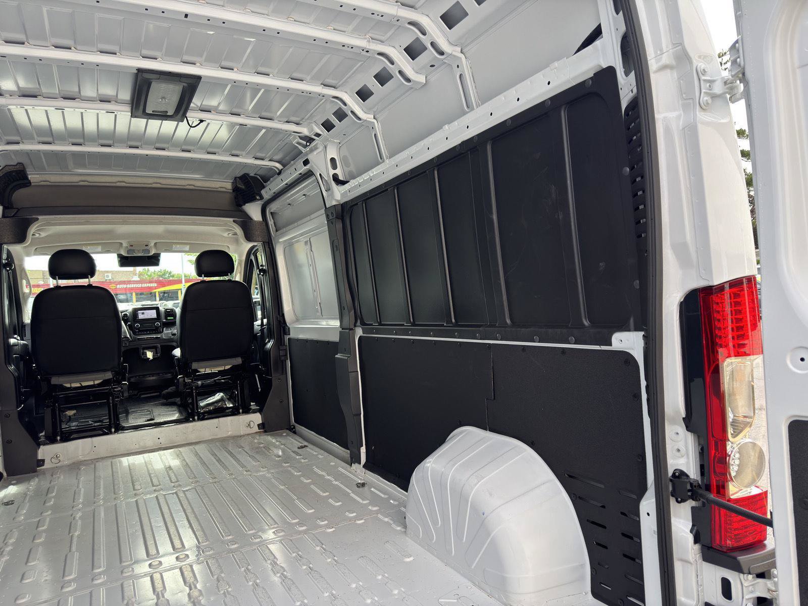 Used 2026 RAM ProMaster 2500 w/ Convenience Group FWD image 7
