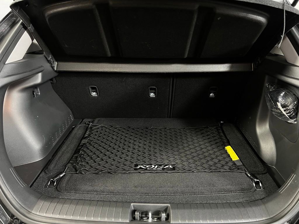 Used 2023 Hyundai Kona SE image 30