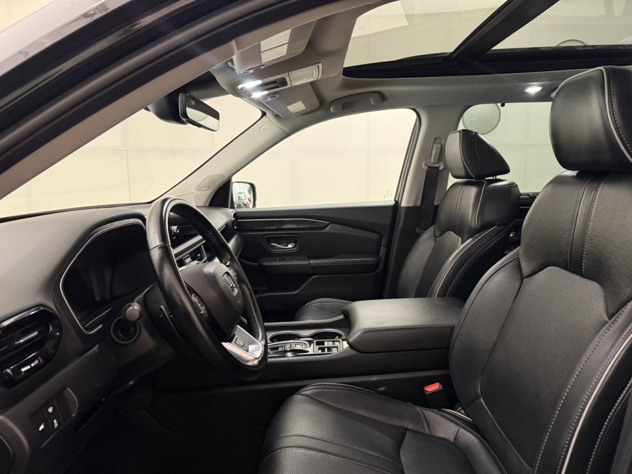 Used 2023 Honda Pilot Elite image 16