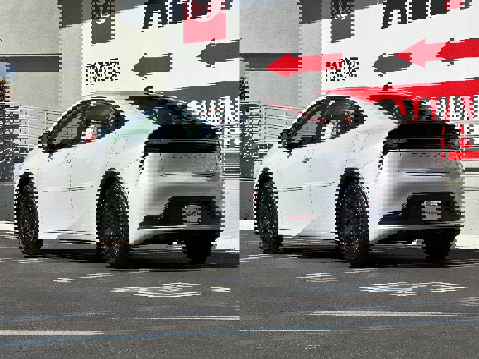 New 2026 Toyota Prius Plug-In Hybrid FWD image 3