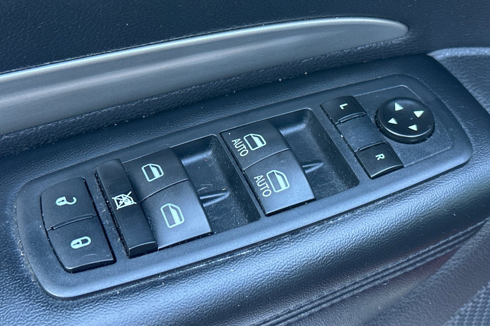 Used 2017 Dodge Durango SXT w/ 3rd Row Seating Group image 13