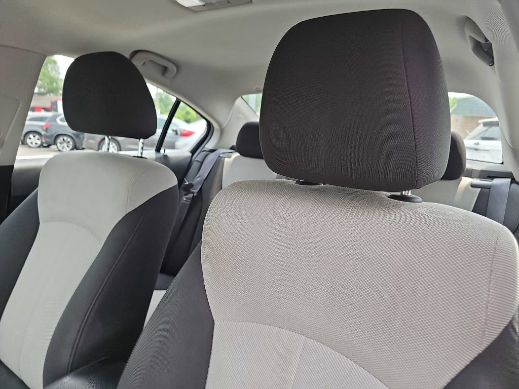 Used 2011 Chevrolet Cruze LS image 29