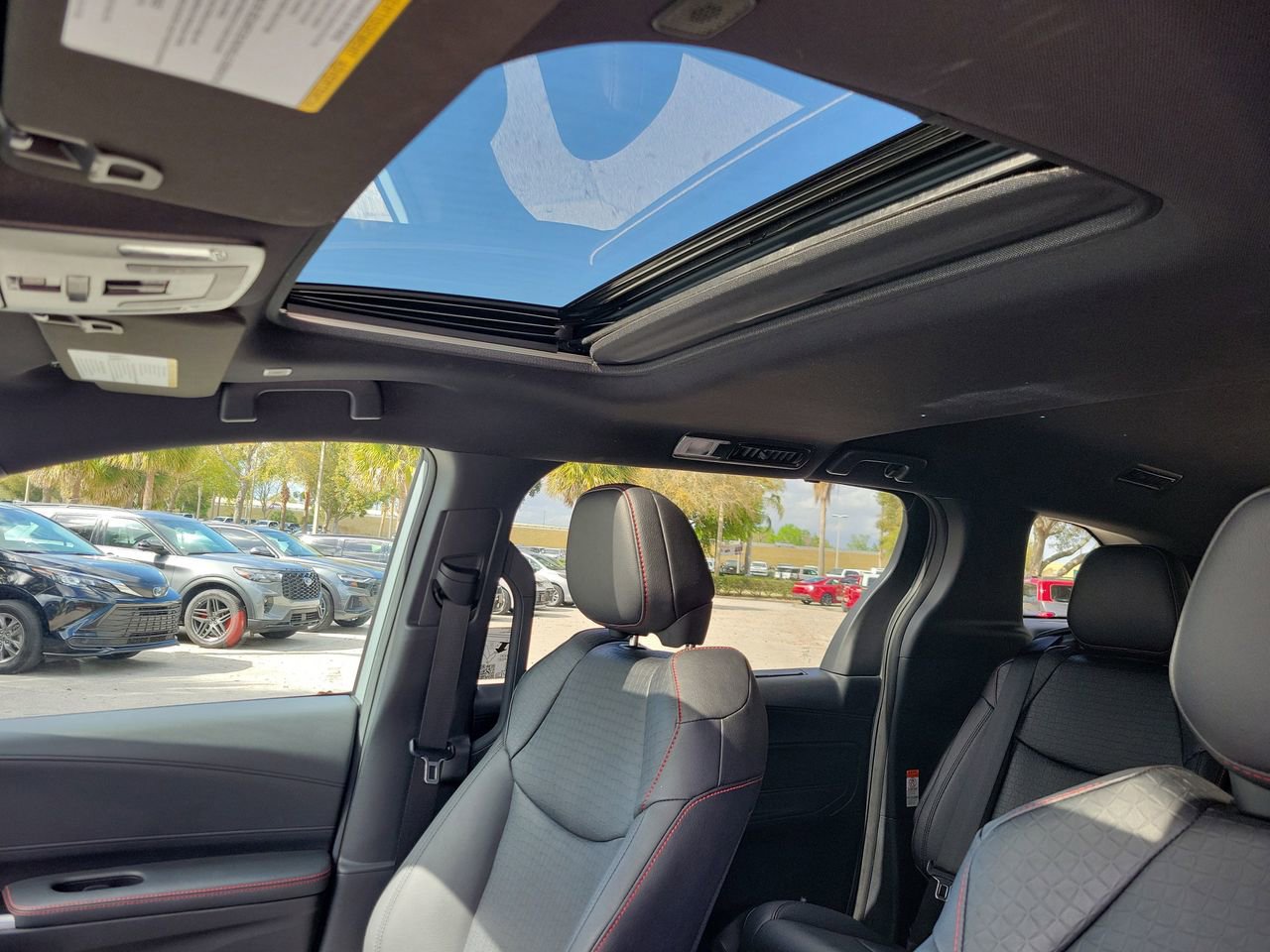 Used 2025 Toyota Sienna XSE w/ XSE Plus Package image 19