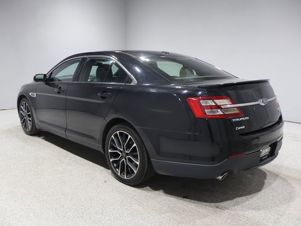 Used 2017 Ford Taurus Limited image 4