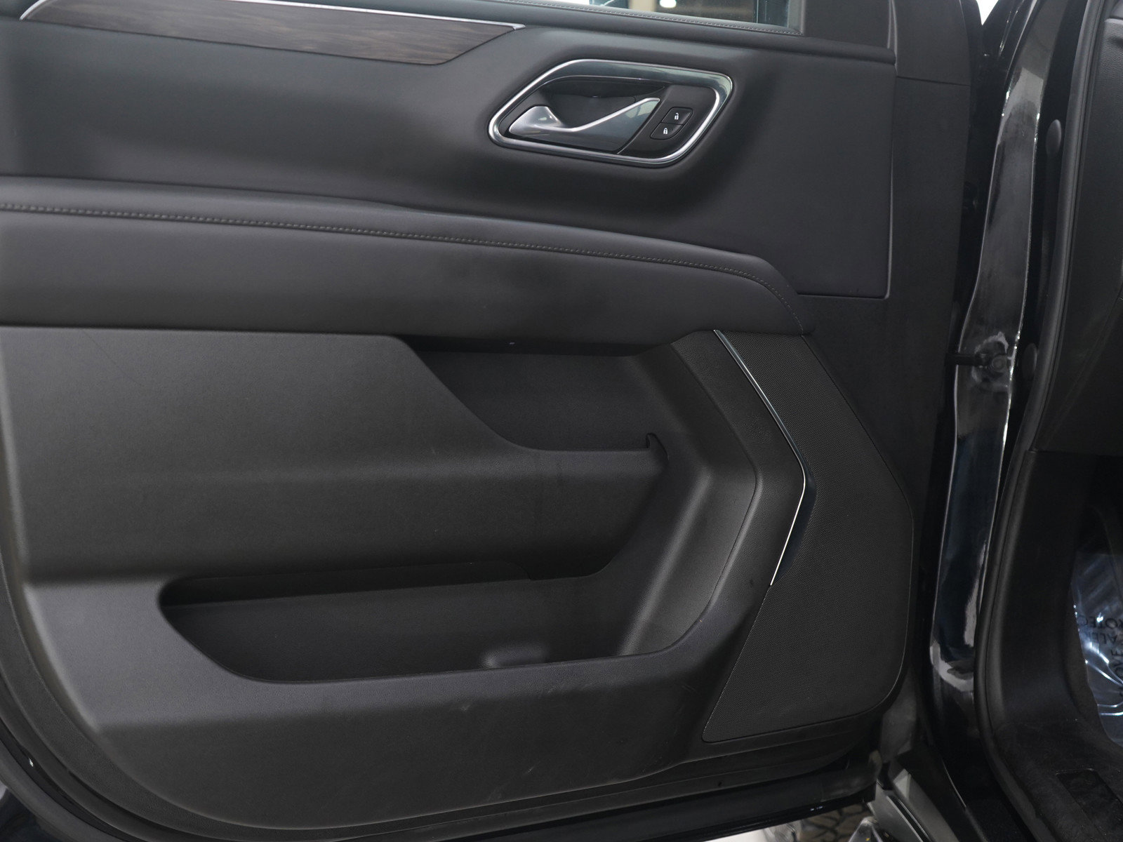 Used 2023 Chevrolet Suburban LS image 20