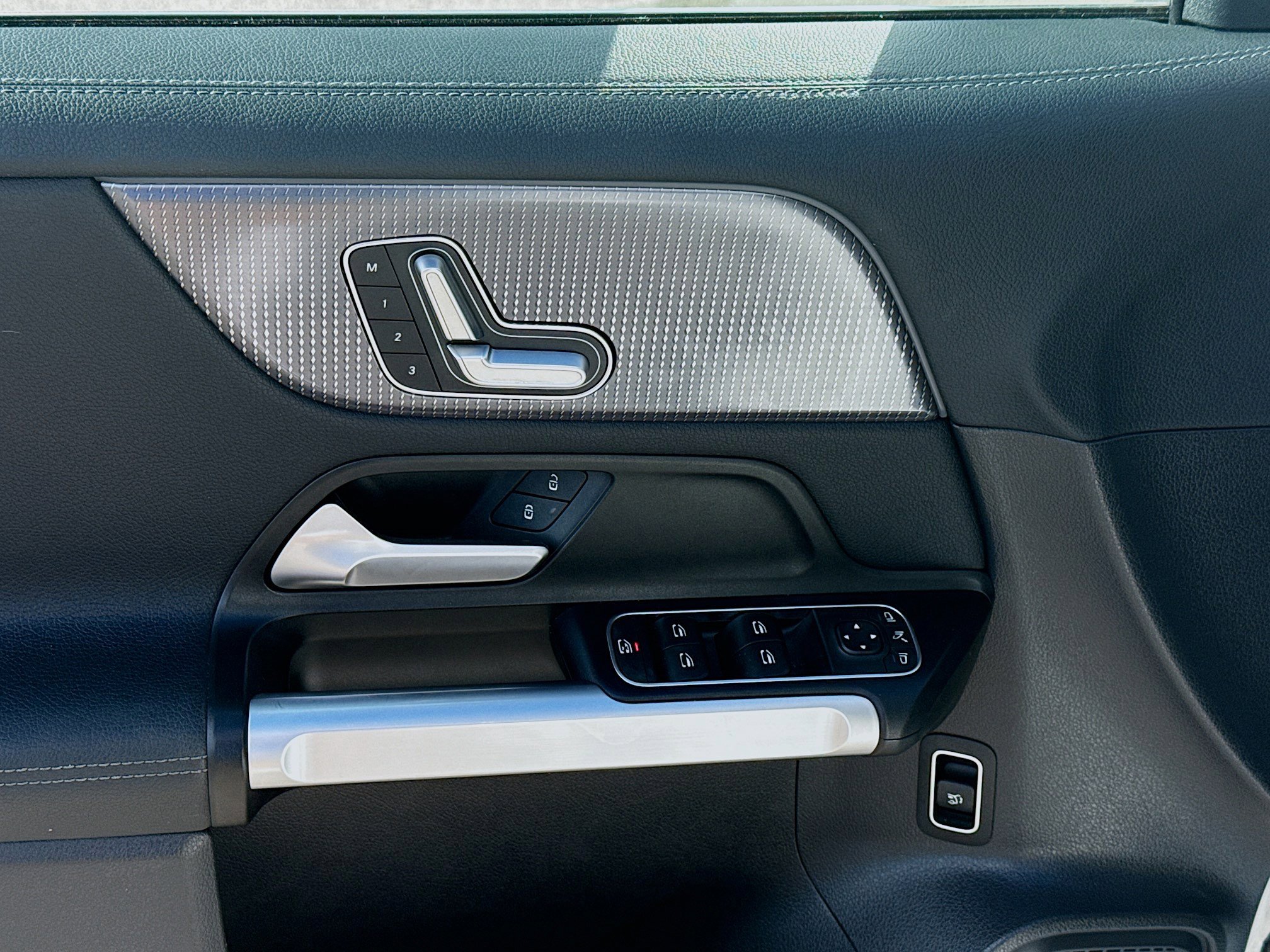 Used 2023 Mercedes-Benz EQB 250+ image 17