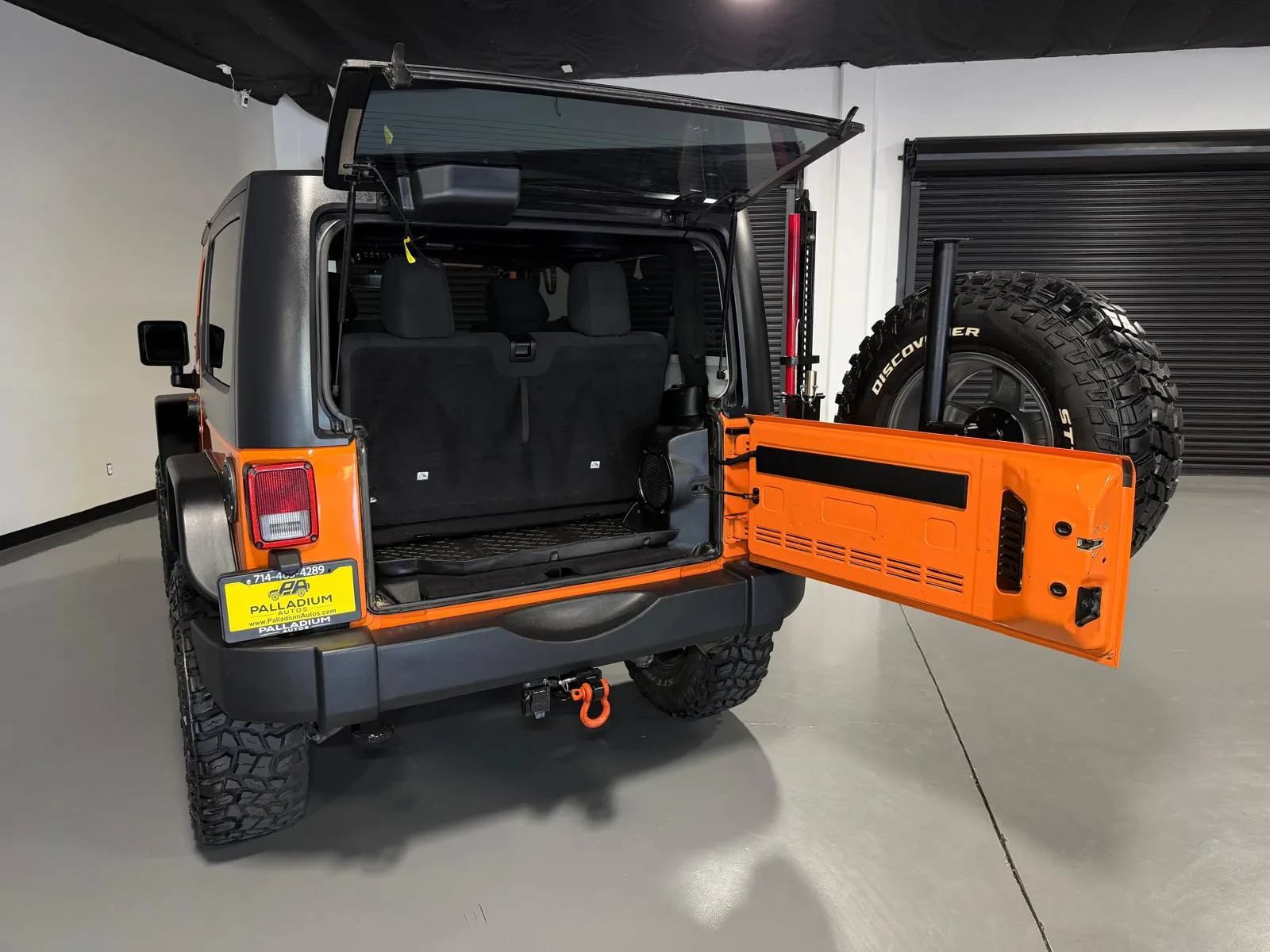 Used 2012 Jeep Wrangler Rubicon w/ PWR Convenience Group AWD/4WD image 14