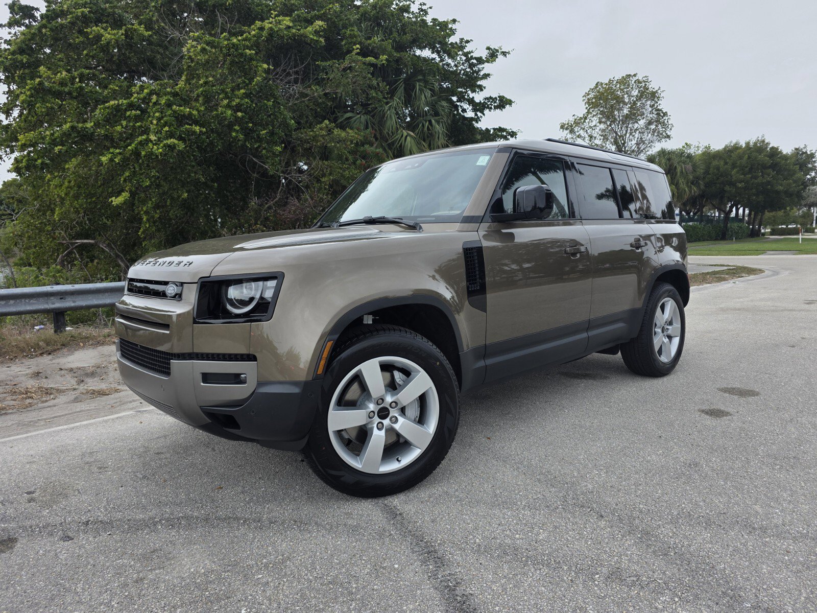 New 2026 Land Rover Defender 110 S image 1