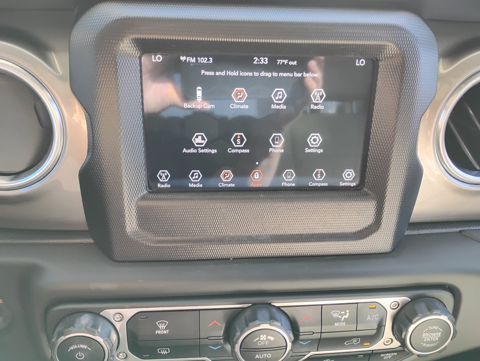 Used 2018 Jeep Wrangler Unlimited Sahara AWD/4WD image 17