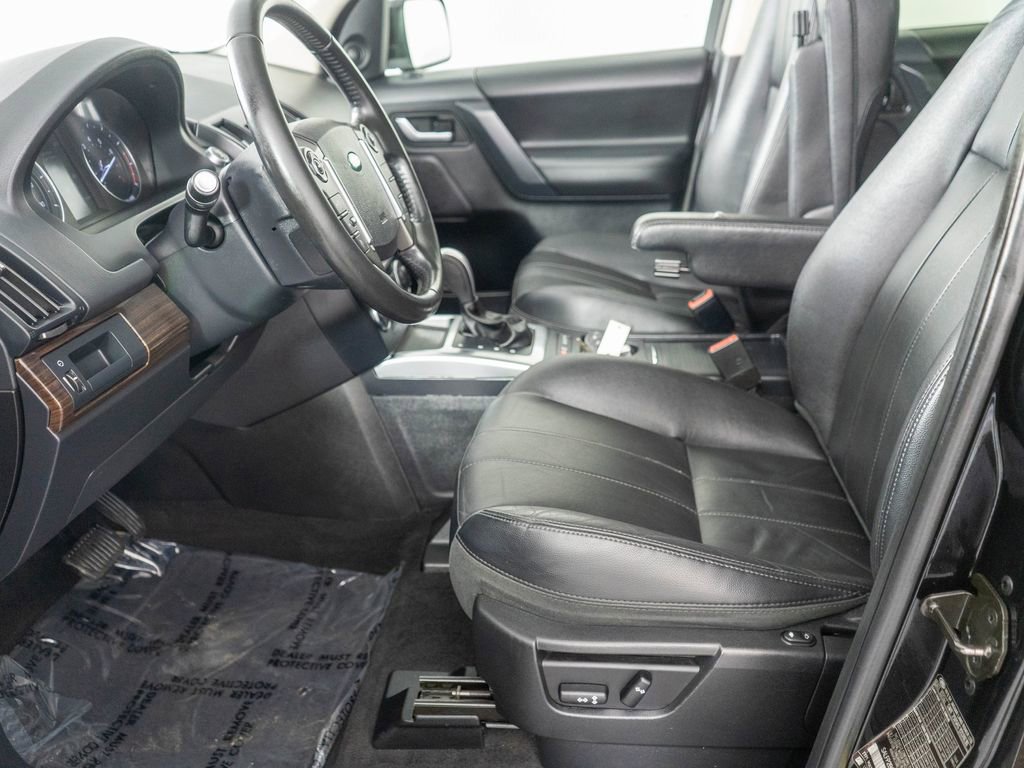 Used 2015 Land Rover LR2 AWD/4WD image 10