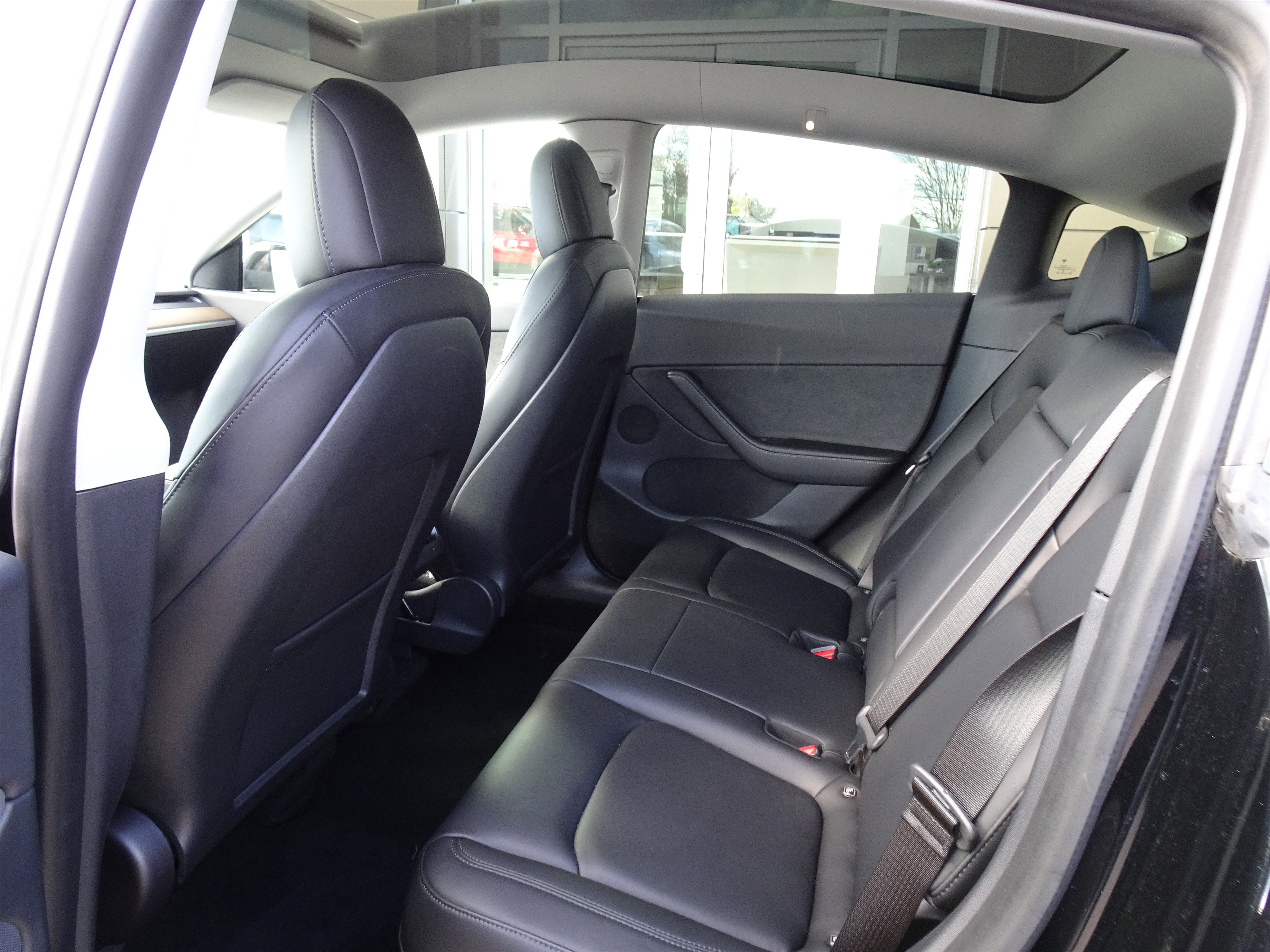 Used 2021 Tesla Model Y Long Range image 14