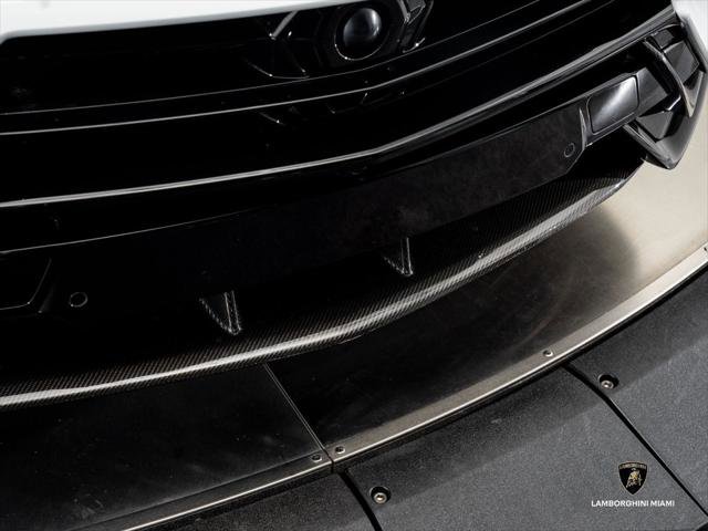 Used 2024 Lamborghini Urus Performante AWD/4WD image 8