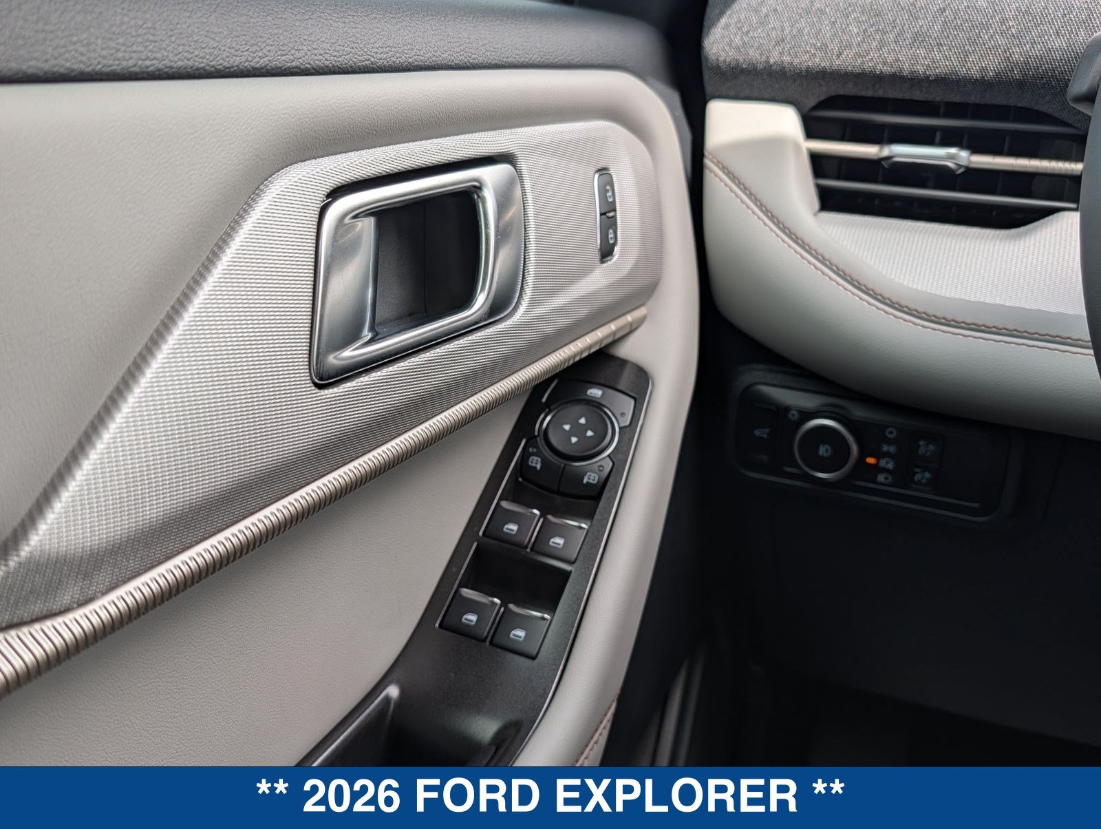 New 2026 Ford Explorer Active w/ Active Comfort Package RWD image 27