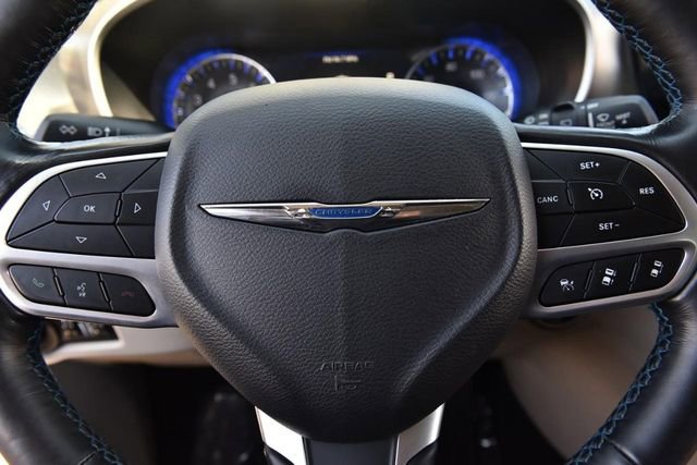 Used 2021 Chrysler Pacifica Touring-L FWD image 19