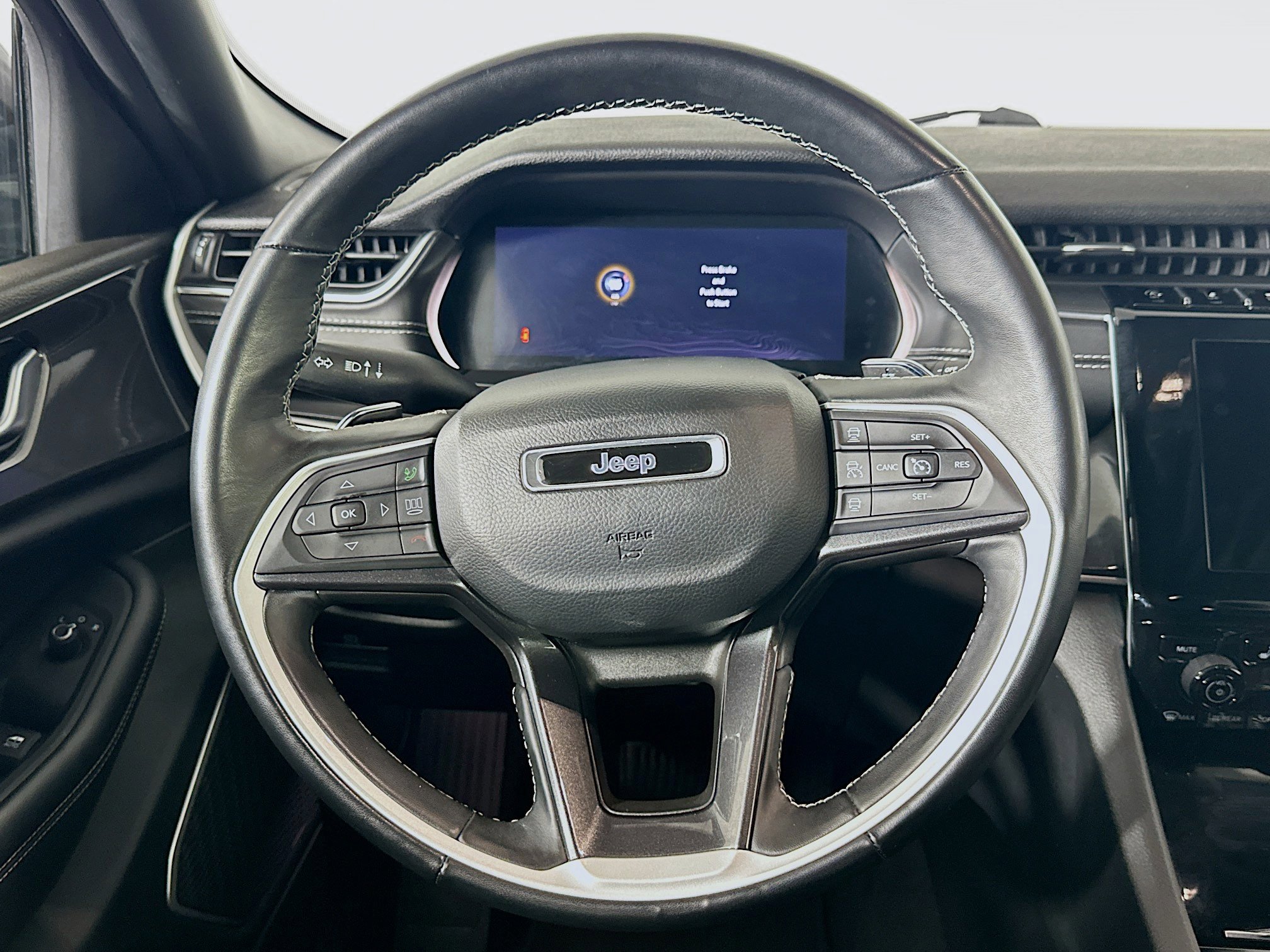 Used 2022 Jeep Grand Cherokee L Laredo image 18