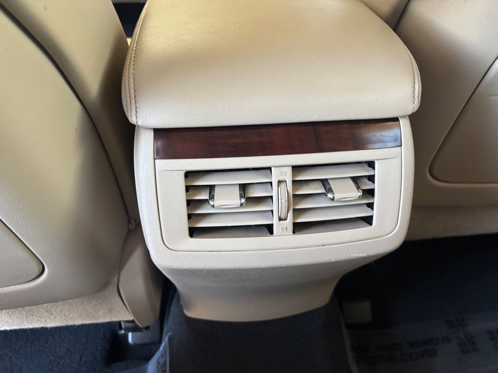 Used 2011 Toyota Venza w/ Leather Pkg FWD image 24