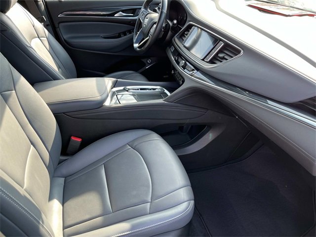 Used 2024 Buick Enclave Premium image 24