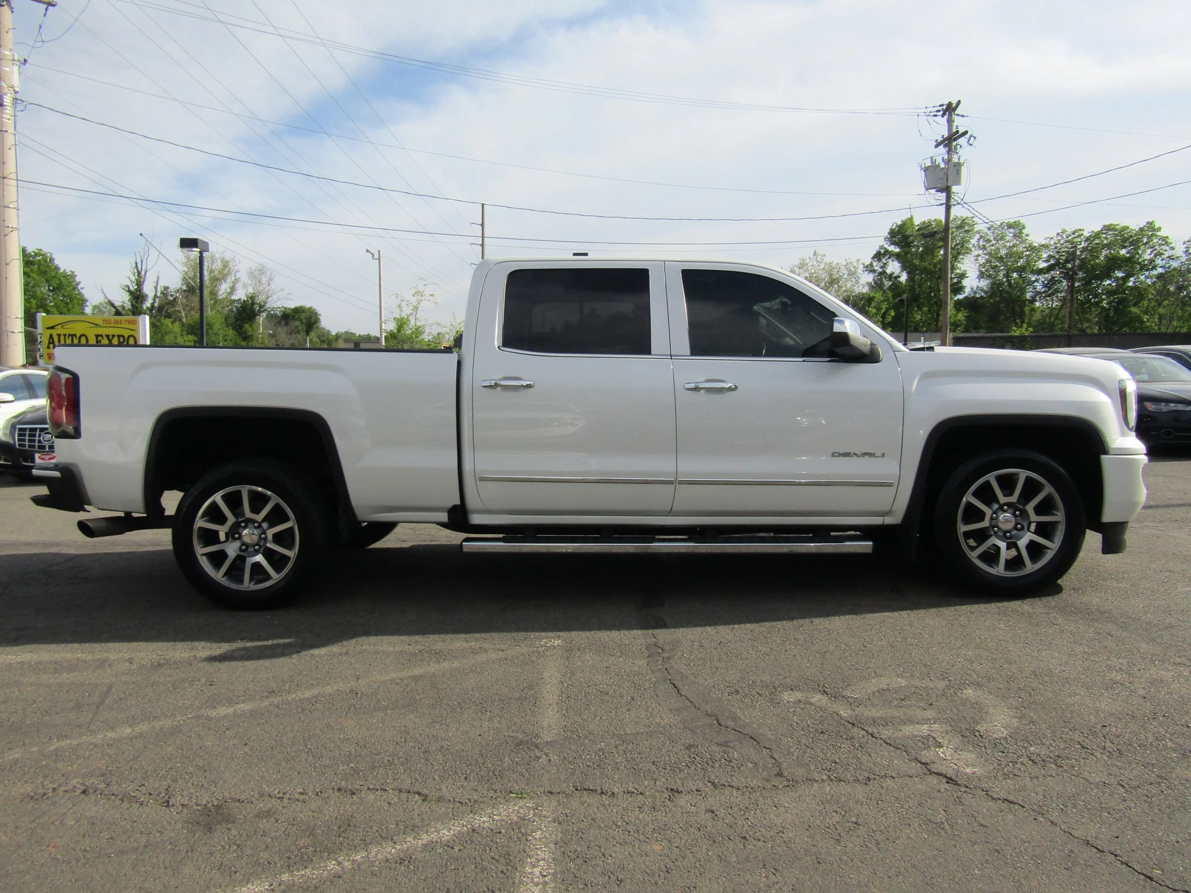 Used 2017 GMC Sierra 1500 Denali AWD/4WD image 8