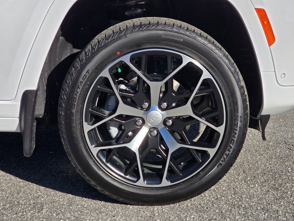 New 2025 Jeep Grand Cherokee Summit image 13