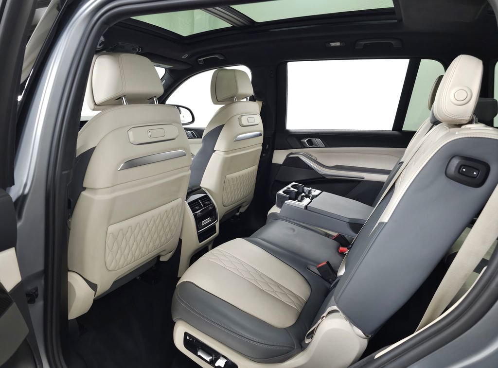 Used 2023 BMW X7 M60i w/ Executive Package AWD/4WD image 42