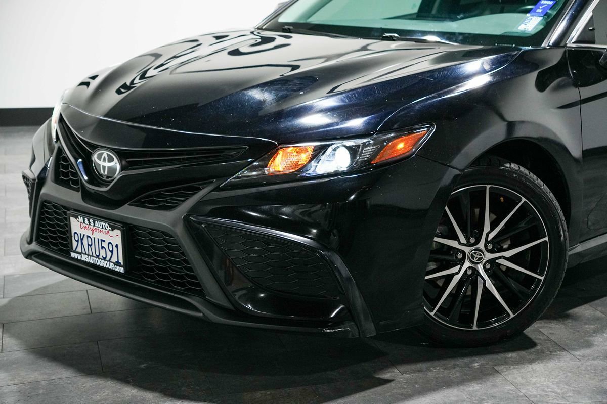 Used 2022 Toyota Camry SE FWD image 10