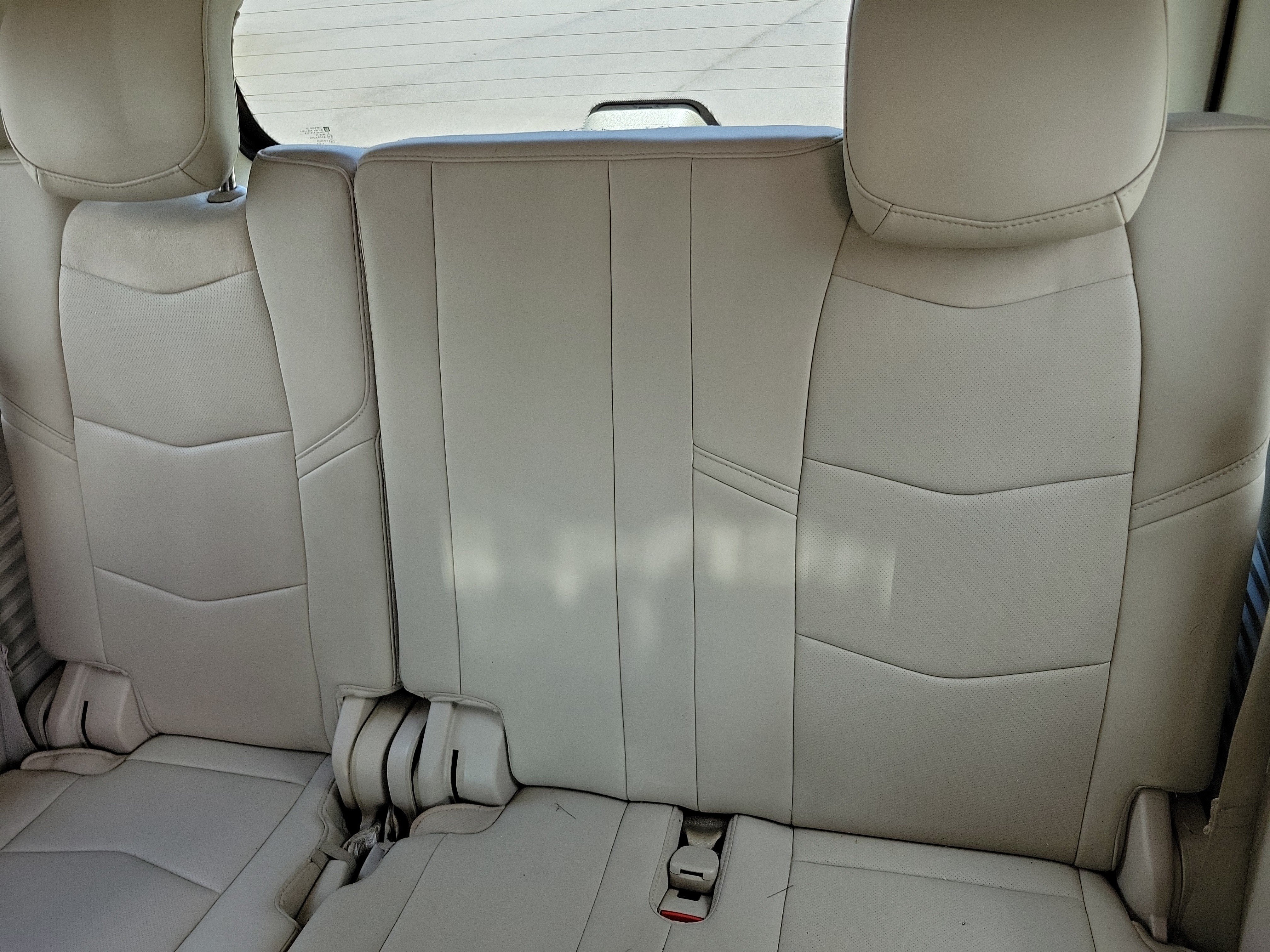 Used 2018 Cadillac Escalade Luxury AWD/4WD image 17