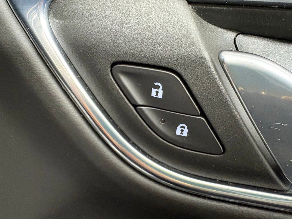 Used 2022 Chevrolet Suburban Premier image 55