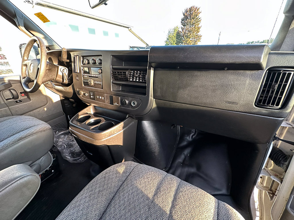 Used 2018 Chevrolet Express 3500 w/ Driver Convenience Package RWD image 24