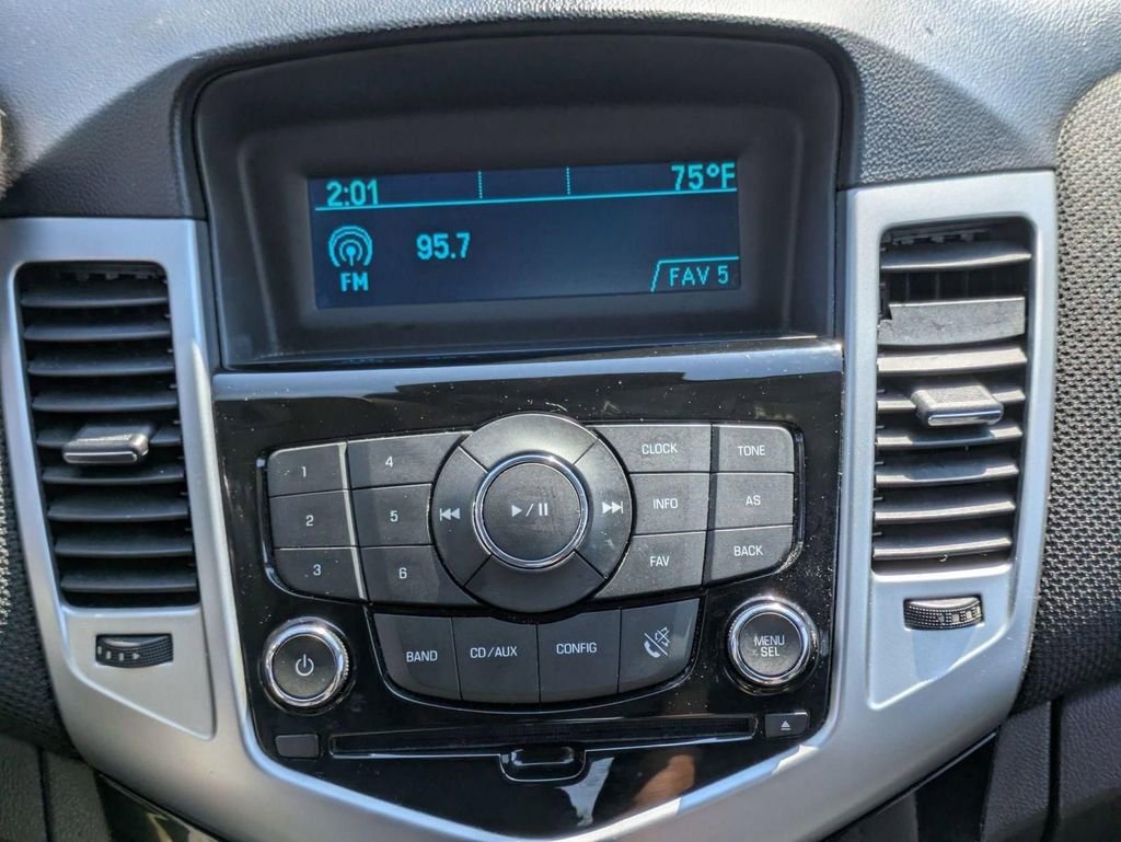 Used 2013 Chevrolet Cruze LT FWD image 21