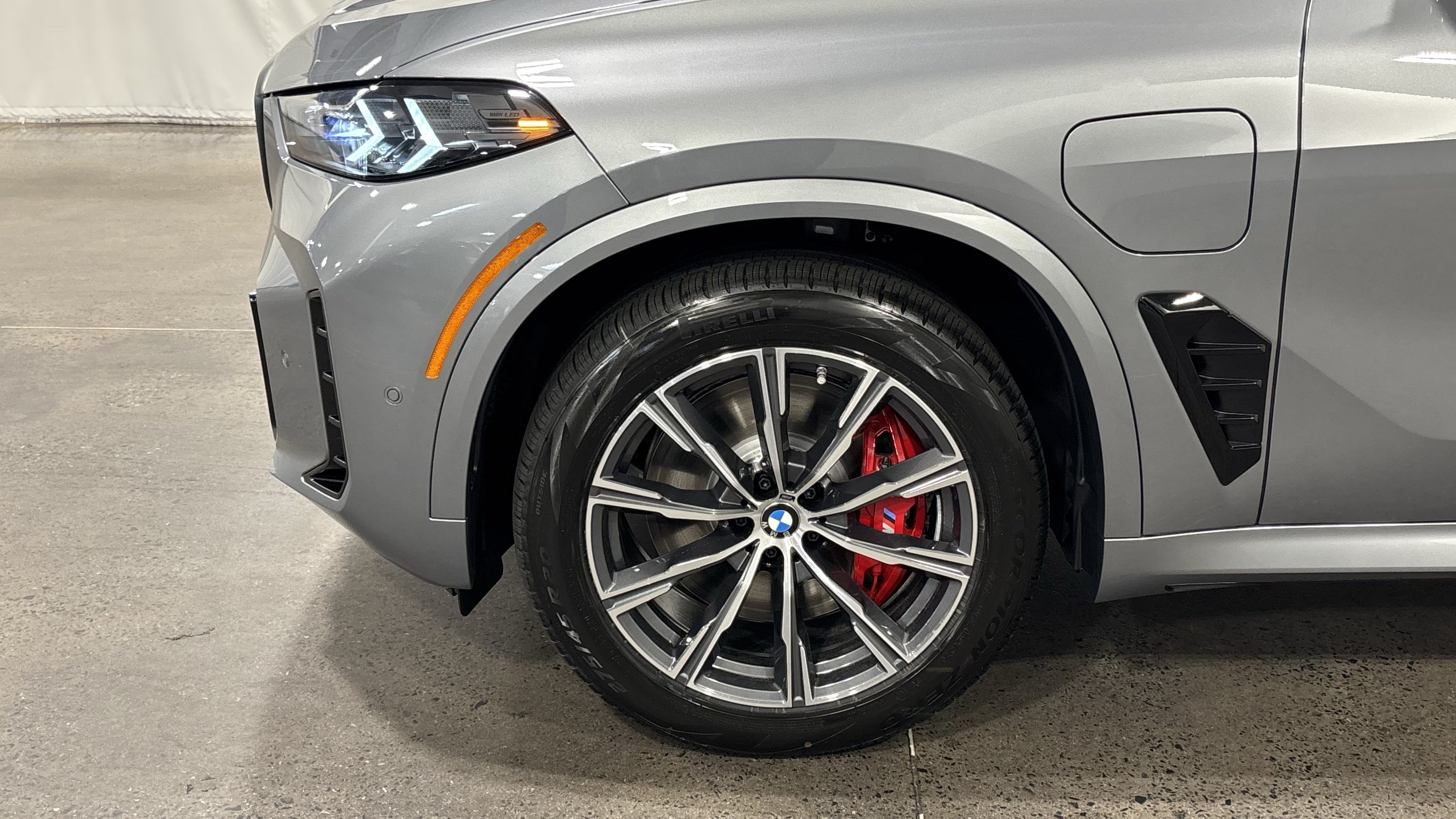 New 2026 BMW X5 xDrive50e w/ M Sport Package AWD/4WD image 10
