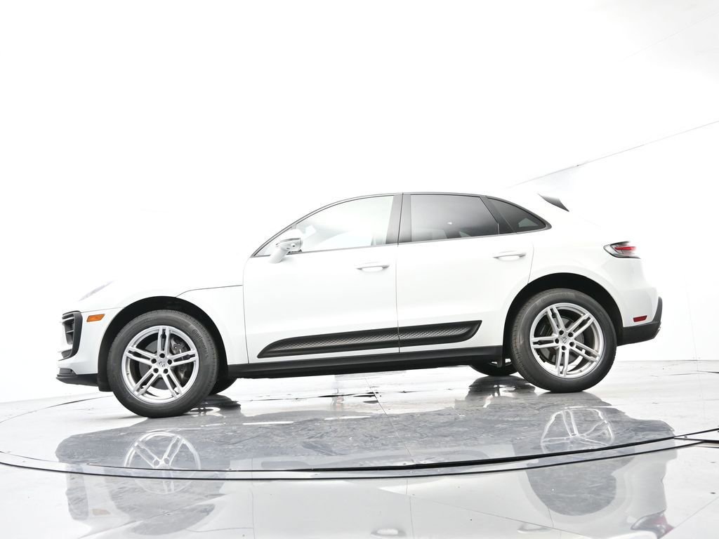 Certified 2023 Porsche Macan AWD/4WD image 46