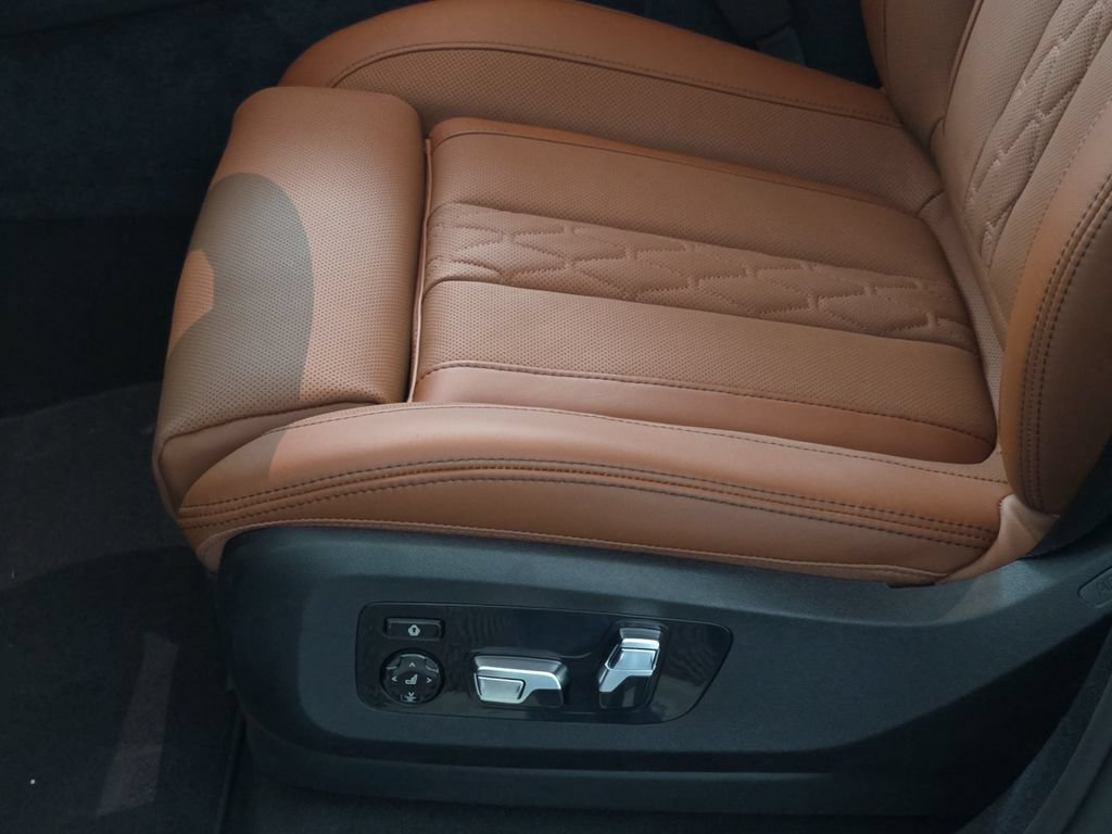 New 2027 BMW X6 M60i AWD/4WD image 28