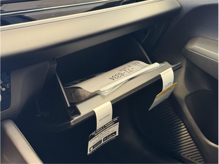 Used 2025 Mitsubishi Outlander 4WD Plug-In Hybrid image 20