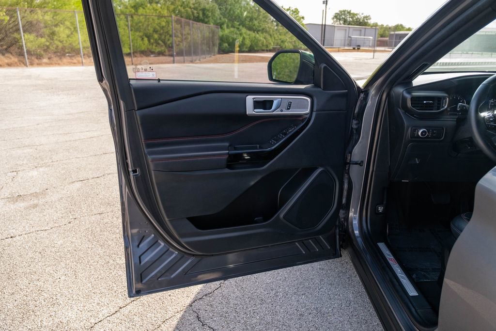 Used 2023 Ford Explorer ST-Line w/ Class IV Trailer Tow Package image 10