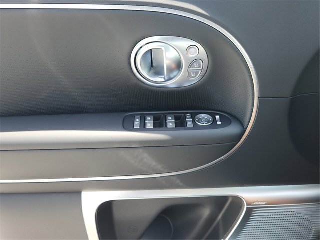 New 2026 Hyundai Ioniq 9 Calligraphy image 15