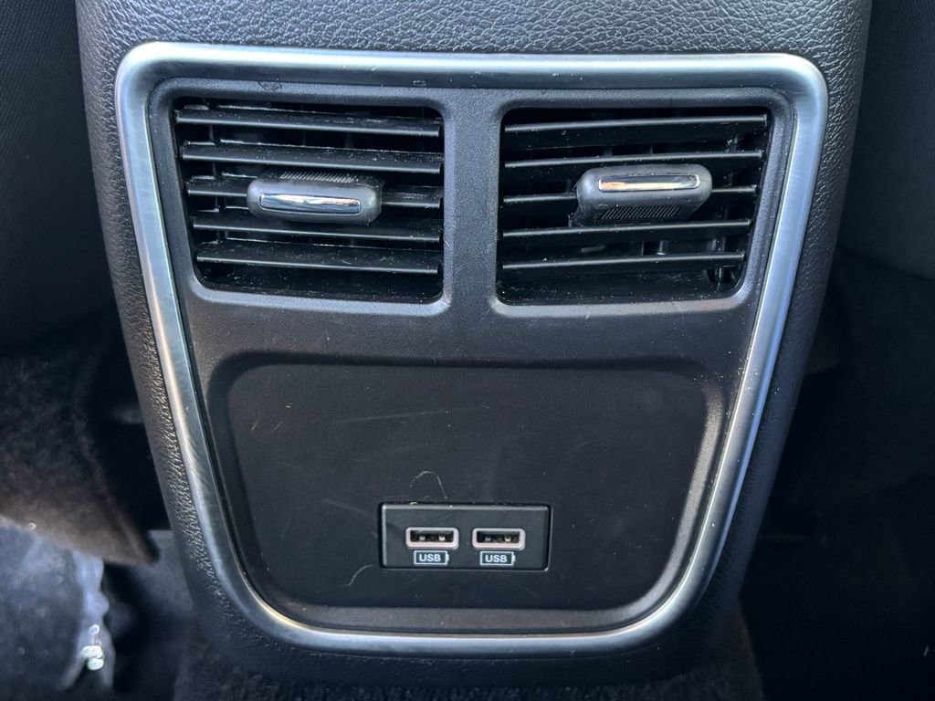 Used 2020 Dodge Charger SXT image 18