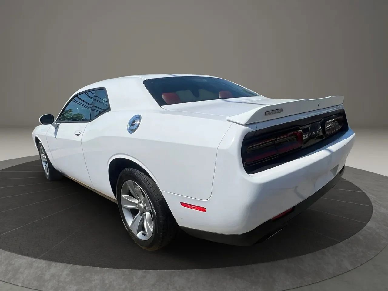 Used 2018 Dodge Challenger SXT RWD image 7